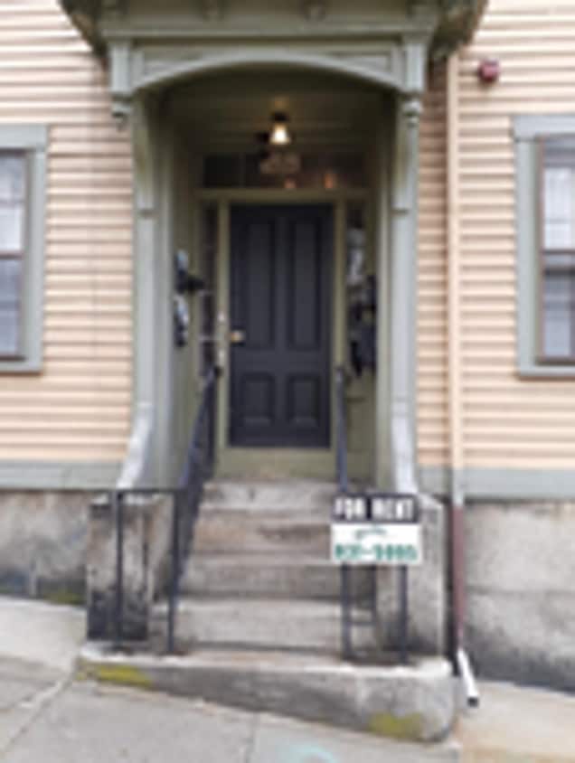 Primary Photo - 35 Bowen St