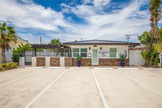 Building Photo - 4561 Poinciana St