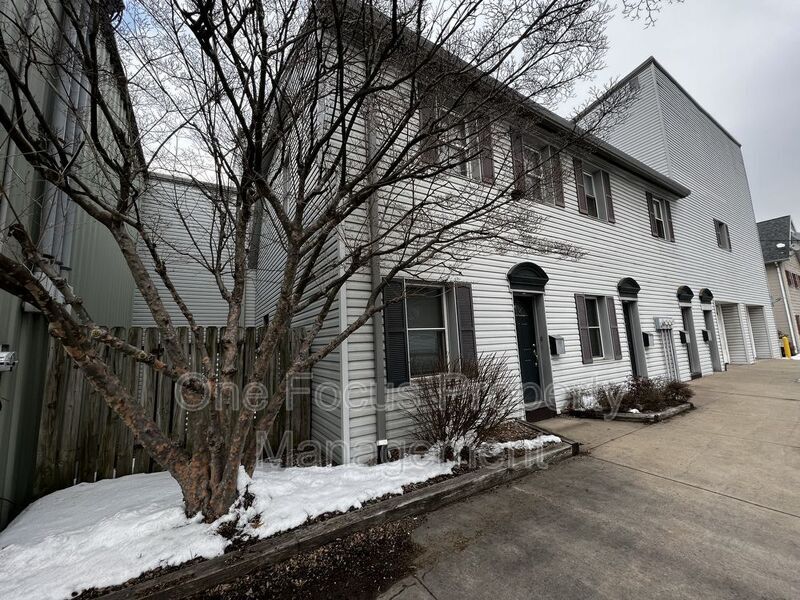 Primary Photo - 1618 Riverside Dr