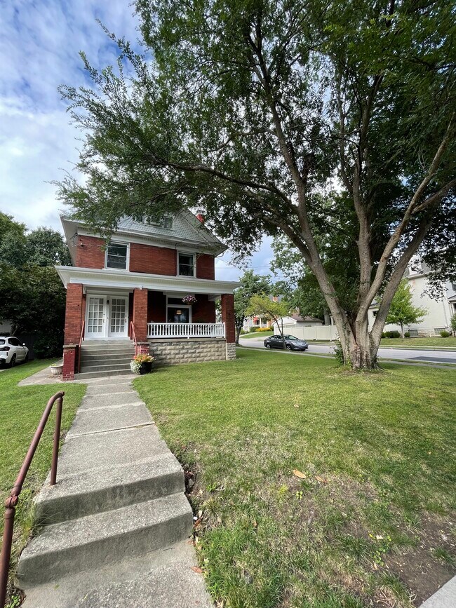 Building Photo - 2860 Erie Ave