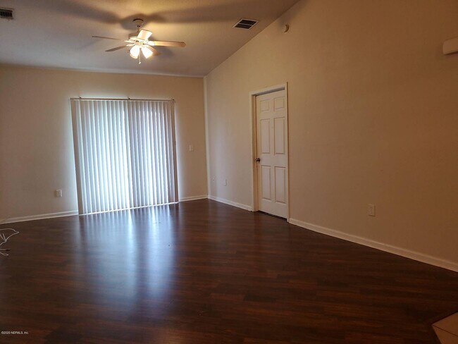 Building Photo - 6925 Ortega Woods Dr