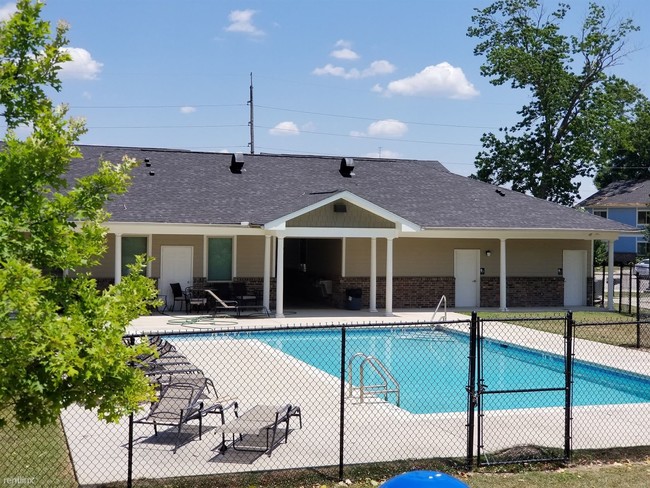 Building Photo - 3 br, 2 bath Apartment - Renaissance Gateway