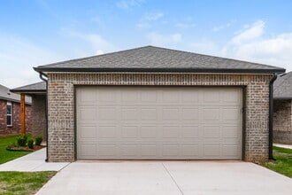 Building Photo - 10049 Appaloosa Ln