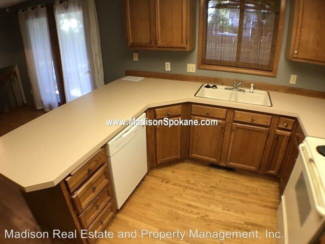 Building Photo - 5 br, 3 bath House - 5405 W. Conestoga Ave.