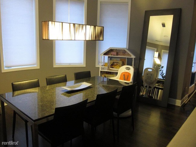 Foto del edificio - 2 br, 2 bath  - 2352 W Shakespeare Ave