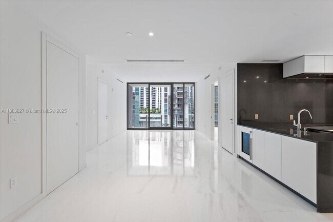 Foto del edificio - 300 Biscayne Blvd Way