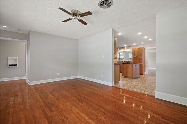 Foto del edificio - 8527 Ridgepoint Dr