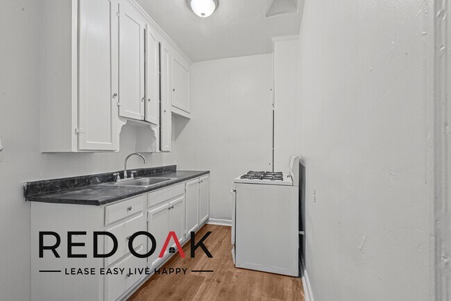 Foto del edificio - ~$200 OFF Each Month~ Charming Studio Walk...