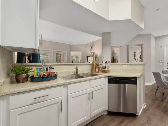 Photo - Ready to Move? Let’s Make It Happen! Apartment