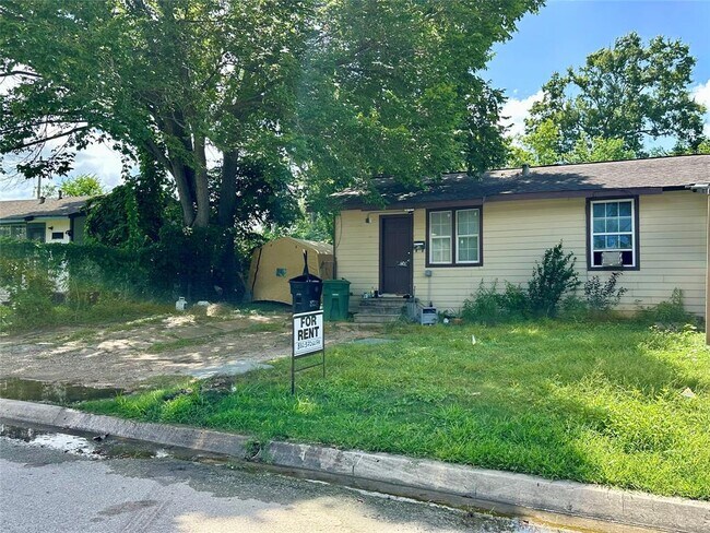 Foto del edificio - 8225 Garland St