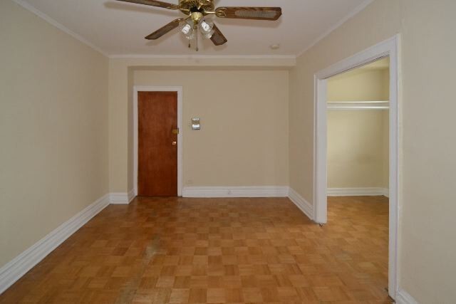 Foto del edificio - 653 W Belmont Ave