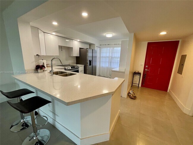 Building Photo - 13355 SW 16th Ct