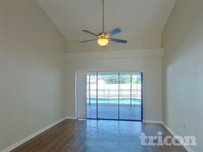 Building Photo - 1808 S Golfview Dr