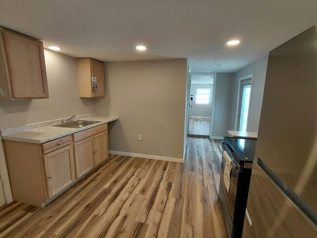 Foto del edificio - 4301 Mailbox Ave