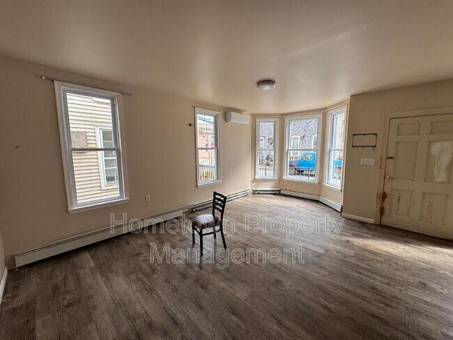 Building Photo - 136 Pottsville St