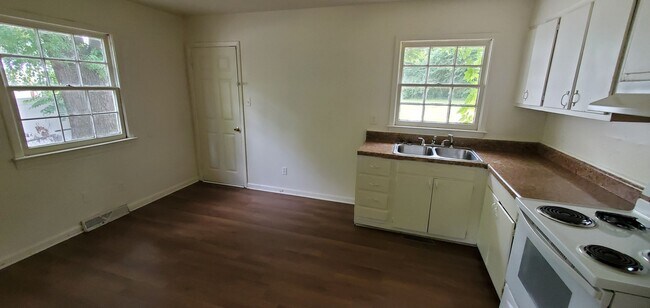 Foto del edificio - 3 Bedroom 1 Bathroom House