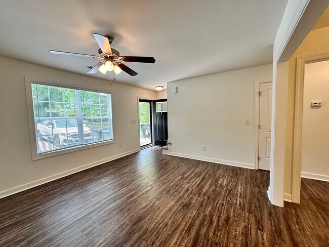 Foto del edificio - 362 Hillandale St NE