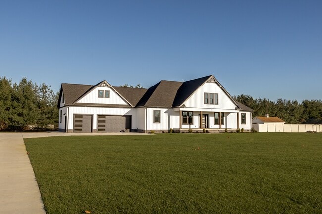 Building Photo - 5692 King Stuart Dr