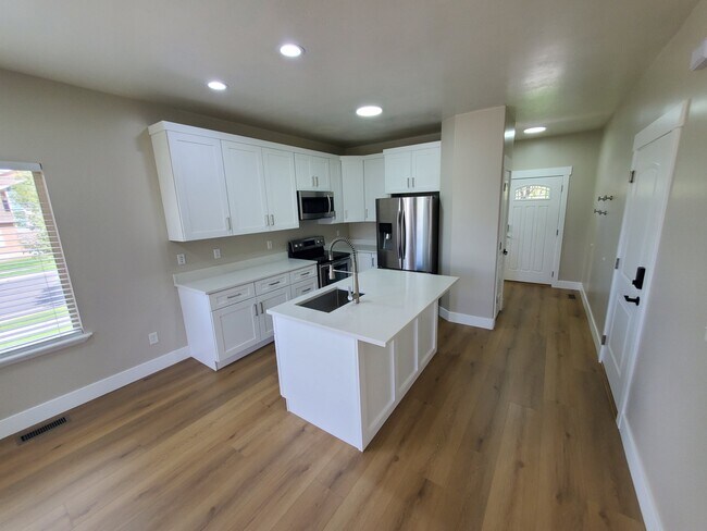 Foto del edificio - 14558 S Pebble Rose Dr