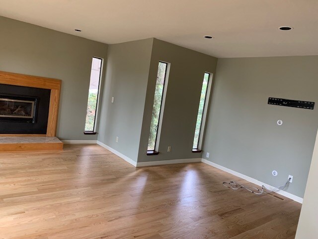 Building Photo - 889 Buckthorn Dr