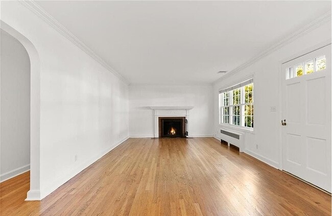 Foto del edificio - 8 Deerwood Ct