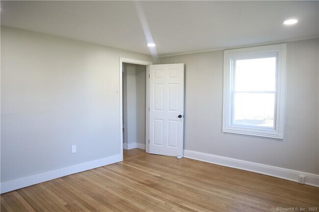 Building Photo - 403 Middletown Ave