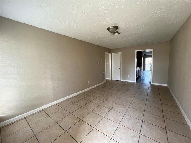 Photo - 6736 W Fuqua Drive Unit Apartment