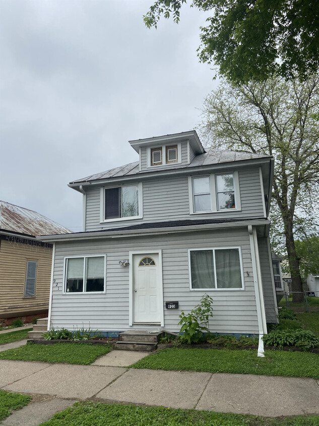 Primary Photo - 923 6th St S