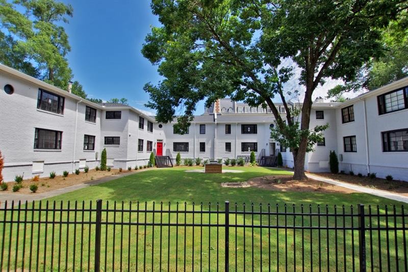 Foto principal - 99 Peachtree Memorial Dr NW