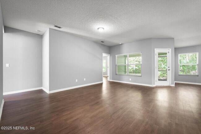 Foto del edificio - 613 Washington Ln
