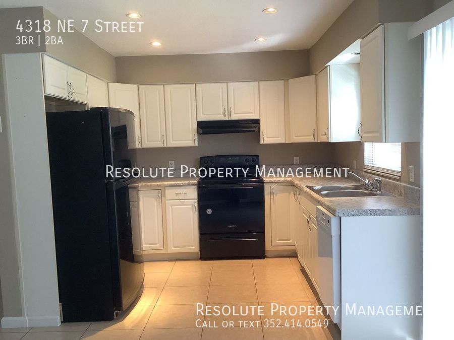 Primary Photo - 3 Bed, 1.5 Bath Home Located in NE Ocala