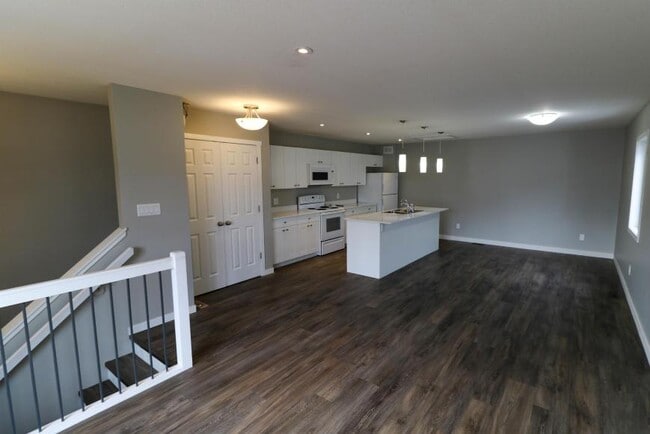 Building Photo - 2 bedroom in Regina SK S4R 1P1