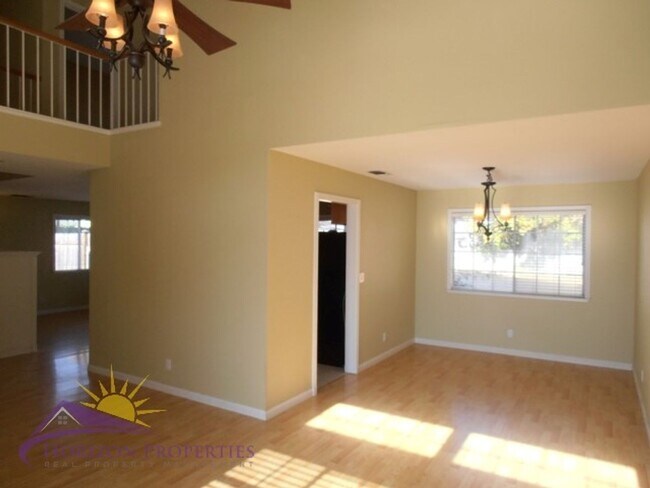 Foto del edificio - Spacious 3 Bed 2.5 Bath 1,959 Sq. Ft. Antelope Home