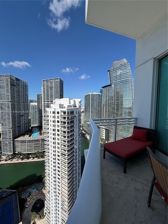 Foto del edificio - 900 Brickell Key Blvd