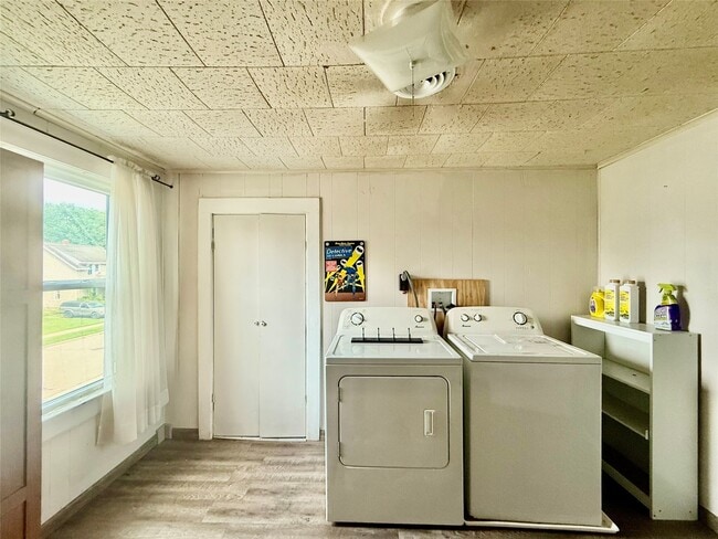 Building Photo - 310 Birdsall St