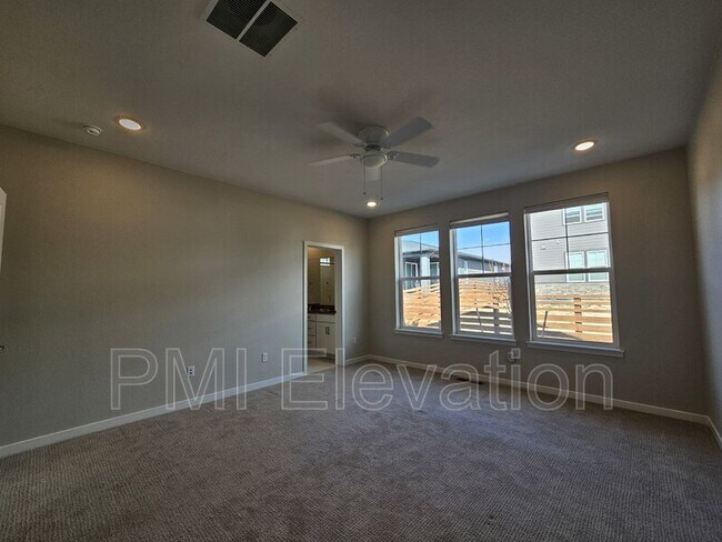 Foto del edificio - 3876 N Catawba Wy