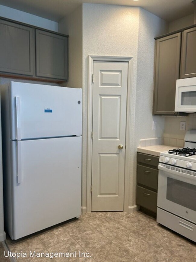 Foto del edificio - 3 br, 2.5 bath House - 706-6 City Walk Place