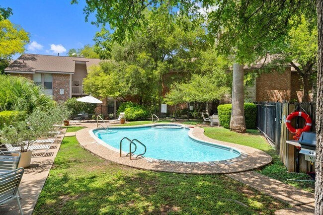 Foto del edificio - 3839 Dry Creek Dr