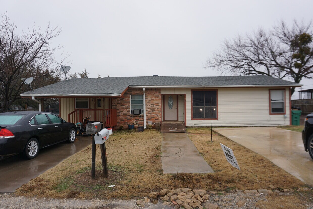 203 Prairie St, Nocona, TX 76255 House Rental in Nocona, TX