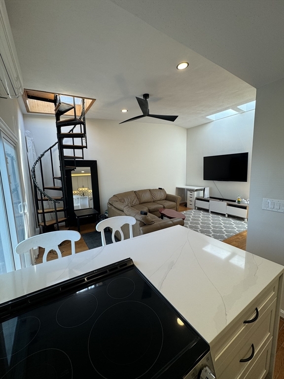 Foto principal - 608 Dorchester Ave