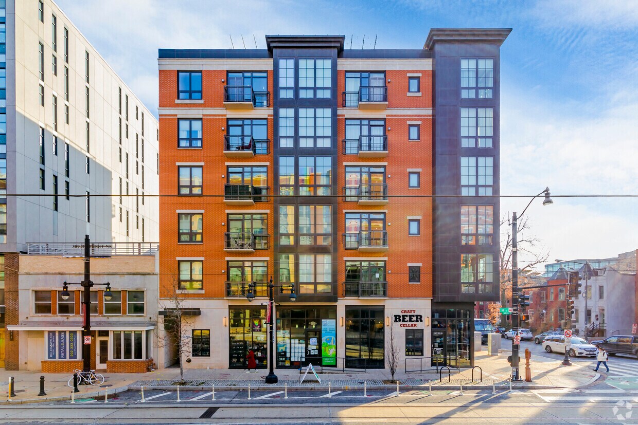 Foto del edificio - 301 H St NE