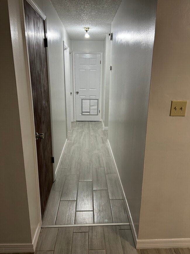 Foto del edificio - 465 Crabapple Ct