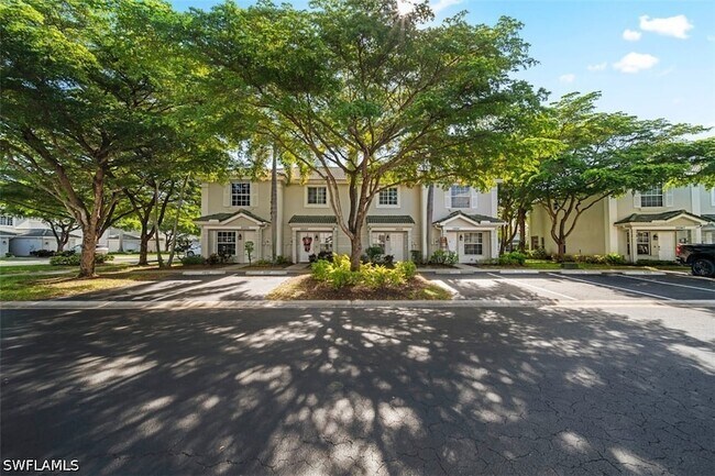 Foto del edificio - 10039 Poppy Hill Dr