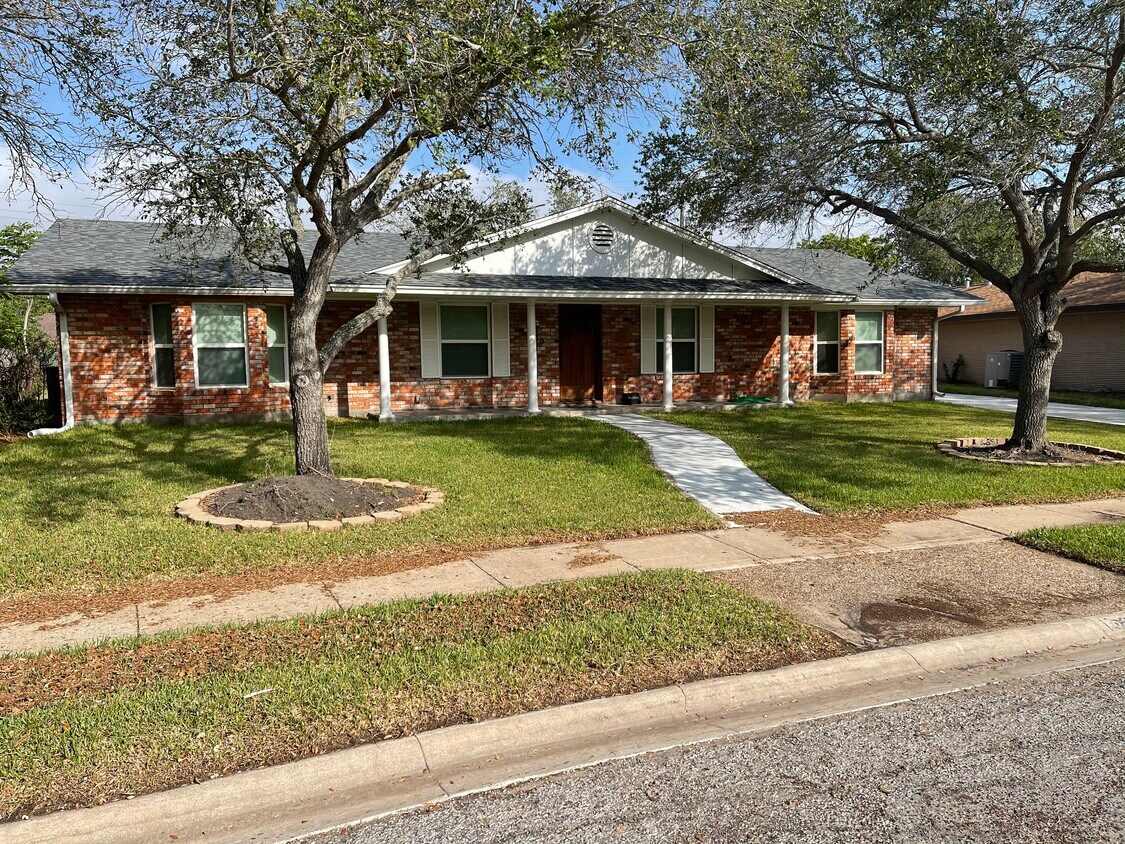 Primary Photo - 630 Brock Dr