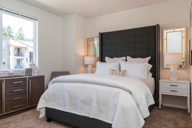 1x1 Deluxe l Model Bedroom - 1500 Orchard Apartments