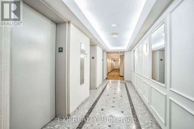Photo du bâtiment - 2177-2177 Burnhamthorpe Rd W