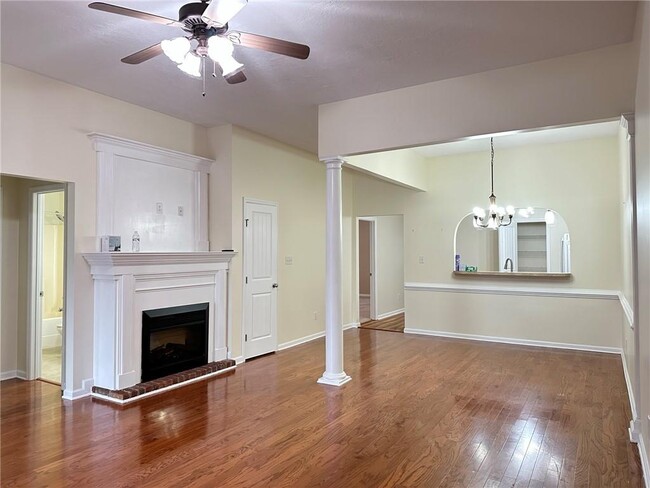 Foto del edificio - 711 Whispering Willow Way