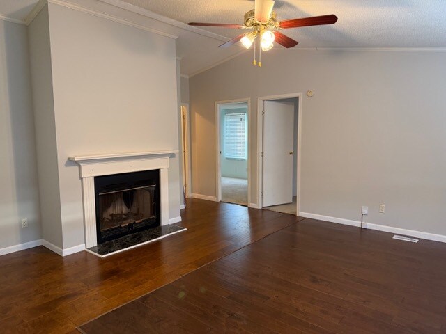 Foto del edificio - 21 Glenmont Ln