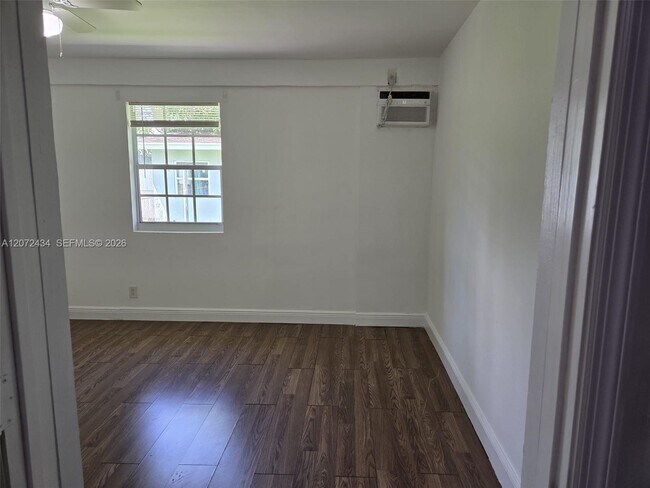 Foto del edificio - 4381 Purdy Ln