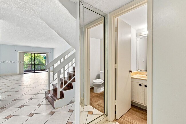 Building Photo - 6511 Racquet Club Dr